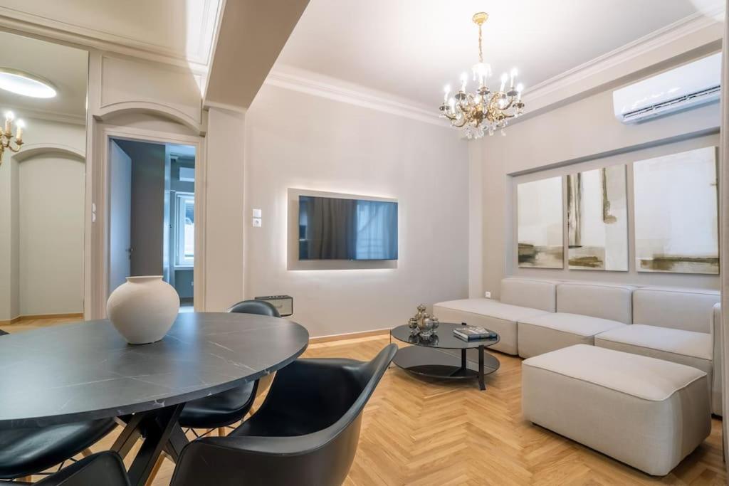 Urban Elegance In Kolonaki Apartment Атина Екстериор снимка