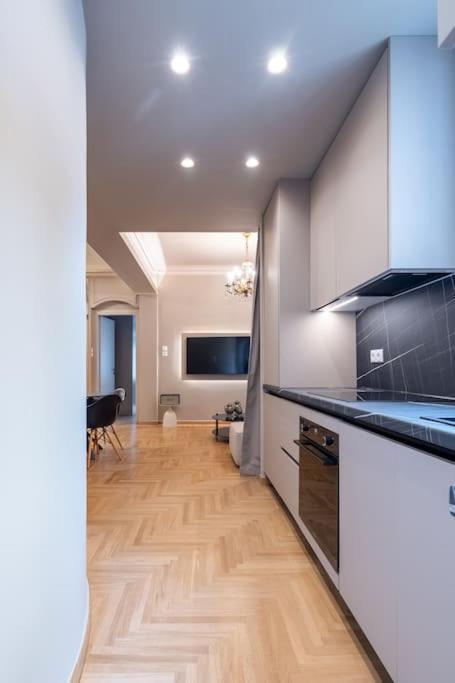 Urban Elegance In Kolonaki Apartment Атина Екстериор снимка