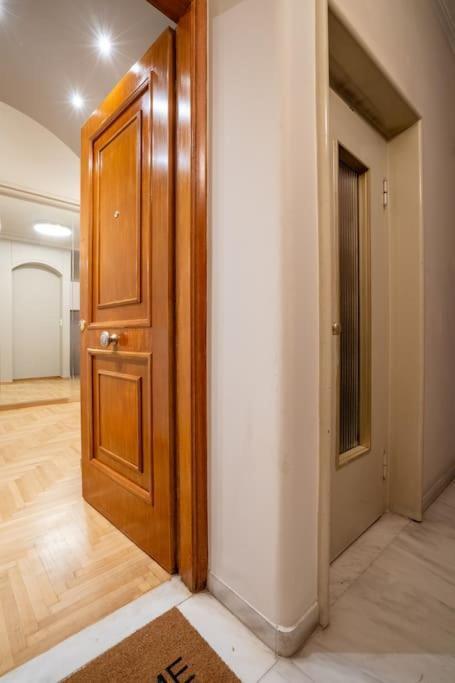 Urban Elegance In Kolonaki Apartment Атина Екстериор снимка
